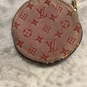 Louis Vuitton Round Zip Coin Pouch in Blush Monogram